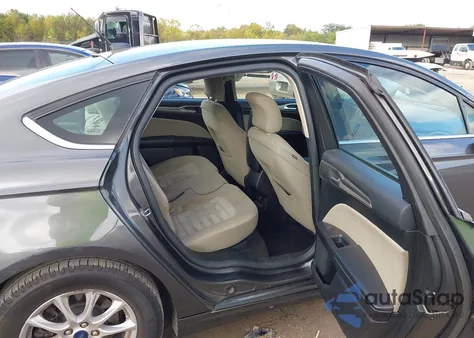 2017 Ford Fusion S z USA, uszkodzony, nr VIN 3FA6P0G70HR161314